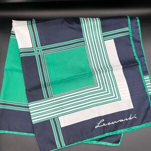 Leonardi Geometric Pattern Scarf